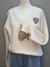 Charger l'image dans la galerie, Pull Hugo beige
