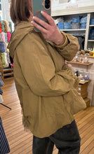 Charger l'image dans la galerie, Veste dentelle Camel
