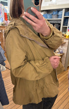 Charger l'image dans la galerie, Veste dentelle Camel
