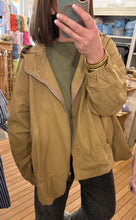 Charger l'image dans la galerie, Veste dentelle Camel
