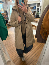 Charger l&#39;image dans la galerie, Imperméable IDÉAL Beige/imprimé léopard
