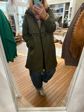 Charger l&#39;image dans la galerie, Imperméable IDÉAL Kaki
