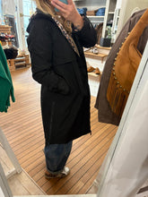 Charger l&#39;image dans la galerie, Imperméable IDÉAL Noir/imprimé léopard
